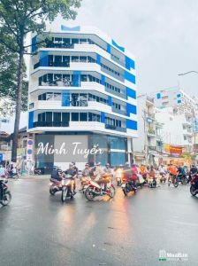 Cho thuê nhà GÓC 2MT #476-#478 Nguyễn Chí Thanh, P.7, Q.10