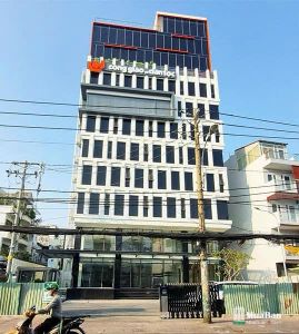 ✅ CHO THUÊ TÒA NHÀ GÓC 2 MẶT TIỀN – 370 CÁCH MẠNG THÁNG 8