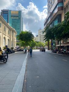Bán mặt tiền Ngay Nguyễn Huệ, Bến Nghé, Quận 1